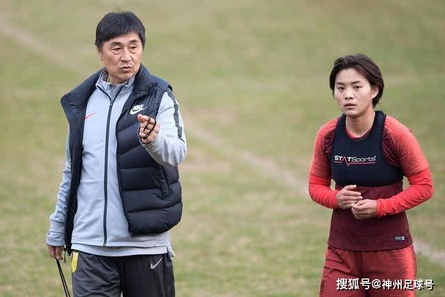 小米推出27英寸4K显示器，售价1199元并支持多功能调节